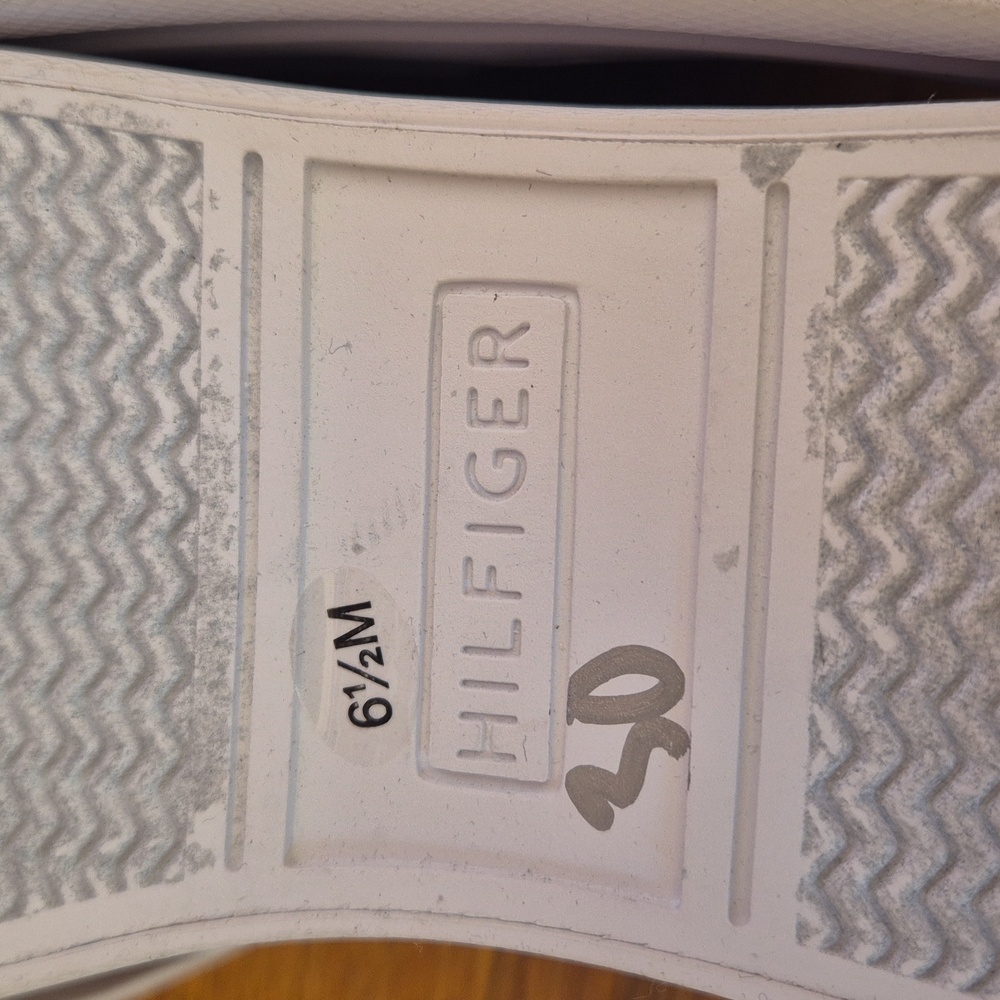Tommy Hilfiger Womens Sneakers, size 6,5 NWOB - Picture 14 of 14